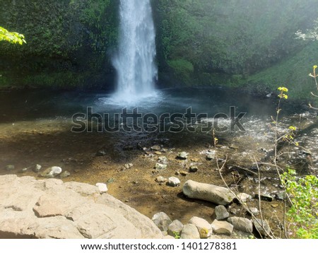 Bottom pool of Multnoma Falls