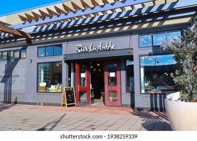 Boulder, CO USA - March 17, 2021: Sur La Table Storefront. American Retailer For Cookware, Cutlery, Dinnerware And Bakeware. Cooking Classes Offered.                              