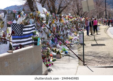 Boulder, Colorado - April 4 2021: Mourners At The King Soopers In Boulder Pay Their Respects On Easter Sunday.