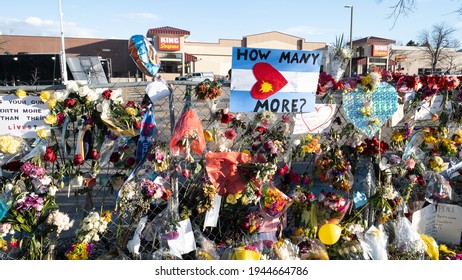 Boulder, Colorado - USA - 03 27 2021: Fence With Flowers And Signs After The Mass Shooting In King Soopers 