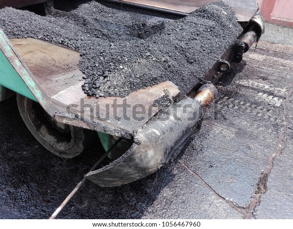 Boulder trucks, gravel for repairing concrete\
floors, asphalt\
pavements.