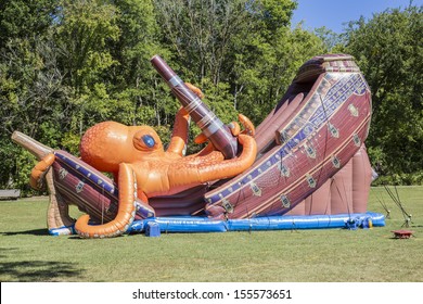 Bounce House For Kids With Slides   