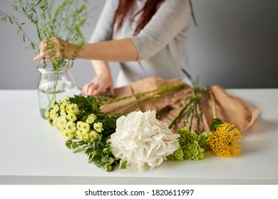 Bouquet 004, Step By Step Installation Of Flowers In A Vase. Flowers Bunch, Set For Home. Fresh Cut Flowers For Decoration Home. European Floral Shop. Delivery Fresh Cut Flower.