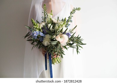 bouquet of flowers for the bride - Shutterstock ID 1872812428