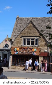 Bourton On The Water Cotswolds England August 2022 Water And Shops 