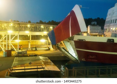 visor with bow