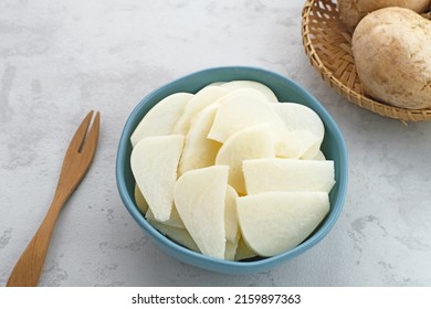 A bowl of fresh jicama or bengkoang (Jicama slices), gut health.
