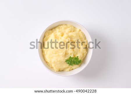 bowl of mashed potatoes puree