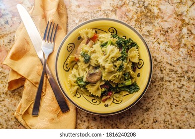 Bowtie Pasta Italian Pesto With Broccoli Rabe And Sundried Tomatoes