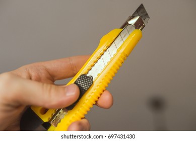 box cutter tool yellow