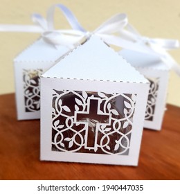 Box With Gingerbread For Baptism Souvenir