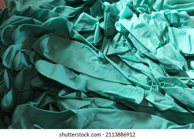 Box Of Medical Nitrile Gloves In Teal Color 