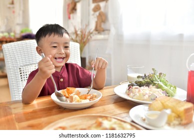 31,994 Little boy eating breakfast Images, Stock Photos & Vectors ...