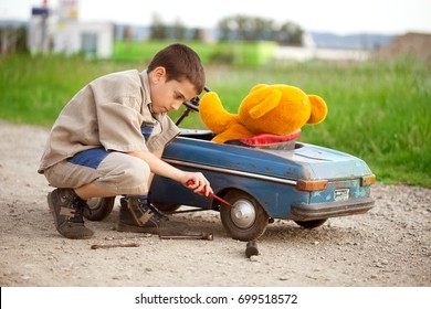 Kid Mechanic Images Stock Photos Vectors Shutterstock