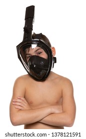 Download Full Face Snorkel Mask Images Stock Photos Vectors Shutterstock Yellowimages Mockups