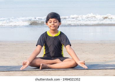 31 Indian boy cross legged barefoot Images, Stock Photos & Vectors ...