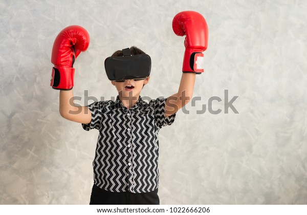 vr headset boxing game