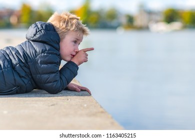 boy pointing something