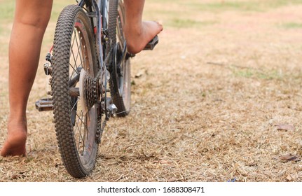 cycling without shoes