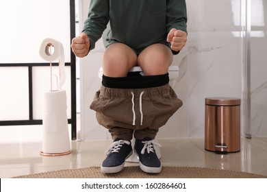 Teen Boy Pooping