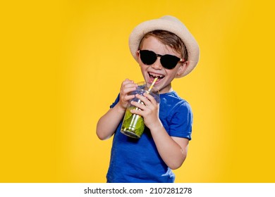 1,862,906 Drinking juice Images, Stock Photos & Vectors | Shutterstock