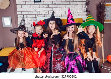 boys dressed as girls for halloween