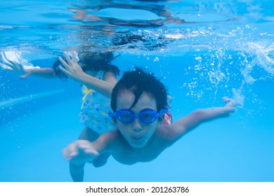 Boys Swimsuit Swiming Underwater