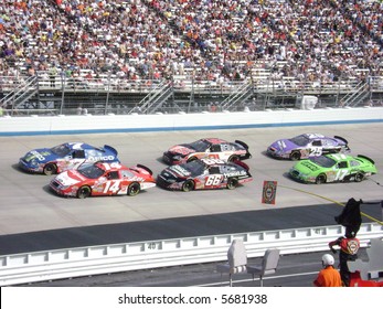 Brad Coleman,kevin Harvick,aj Allmendinger,jamie Mcmurray And Jason White Waiting To Restart The Race At Dover