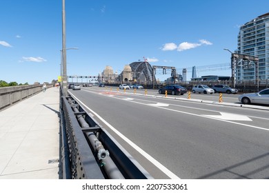 Bradfield Highway, Cahill Expressway On Sydney Harbour Bridge Australia, 18 Sept 2022. Cars On The Road. People Walking On Pedestrian Walk Way Over The Bridge.