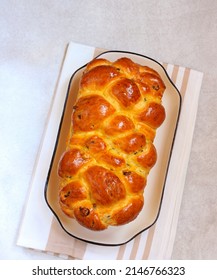 Braided Sweet Bread With Raisin