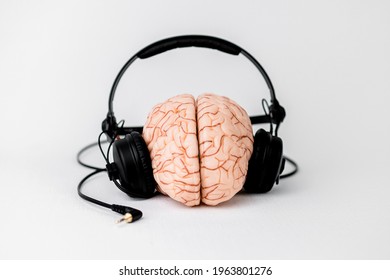 The Brain Listens To Music. Calm Relaxation With The Help Of Music. Effect Of Headphones On The Brain