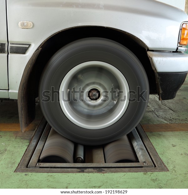 brake testing\
system of the old car (front\
wheel)