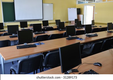 Brand New Computer With Tft Monitor In Modern Classroom At School