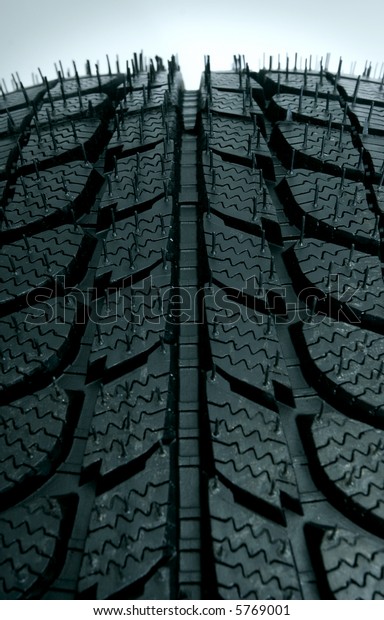 Brand new tire\
pattern