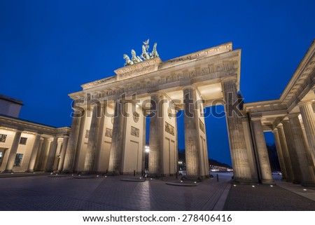 Brandenburg Gate (Brandenburger Tor) at blue hour in the evening, Berlin Mitte, Germany, Europe