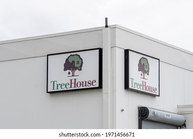 Brantford, On, Canada - May 8, 2021: TreeHouse Foods Logo On The Building, Brantford, On, Canada. TreeHouse Foods, Inc. Is A Manufacturer And Distributor Of Private Label Packaged Foods And Beverages