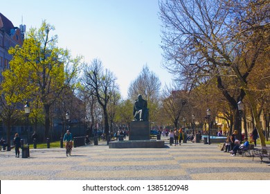 BRATISLAVA, SLOVAKIA - April 1, 2019: Monument To Pavol Országh Hviezdoslav In Old Town Of Bratislava