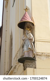 Bratislava, Slovakia - April, 2011: Maria With Child Statue On Corner Of Pawera House On Hlavne Square.