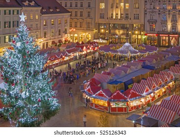 259 Bratislava Christmas Market Images, Stock Photos & Vectors ...