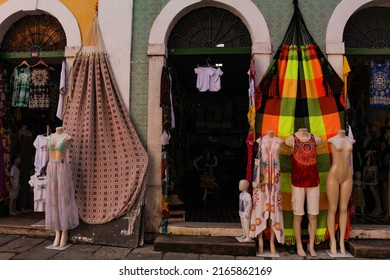 São Luís, Maranhão, Brazil, June 2022. Four Mannequins And Two Hammocks, Decorating The Entrance Of A Craft Bazaar In The Historic Center Of São Luís.