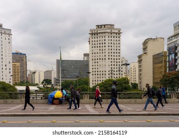 
Brazil, São Paulo, May 19, 2022. Intense Cold In The City Of São Paulo Makes People Bundle Up Enough To Walk Through The City Streets