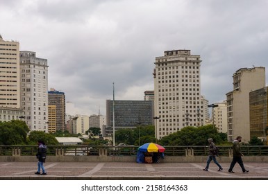 
Brazil, São Paulo, May 19, 2022. Intense Cold In The City Of São Paulo Makes People Bundle Up Enough To Walk Through The City Streets