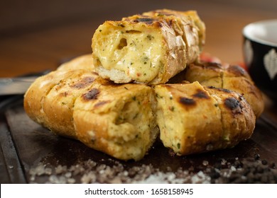 Brazilian Barbecue Roasted Garlic Bread 