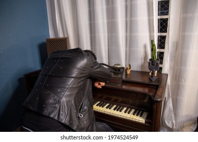 326 Male model playing piano Images, Stock Photos & Vectors | Shutterstock