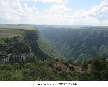 Brazilian Canyons On Aparados Da Serra Park