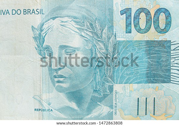 ブラジルの実物100枚の紙幣 青いノート 100レアブル ブラジルのお金 本当の手紙 マクロの写真 の写真素材 今すぐ編集