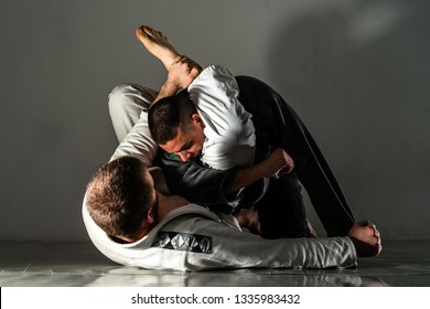 Brazilian Jiu Jitsu BJJ training sparring fight triangle submission
