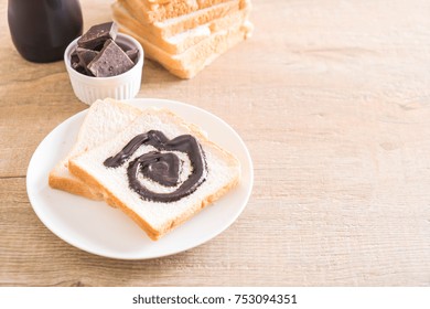 bread with chocolate for breakfast
