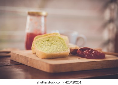 bread with  strawberry jam 