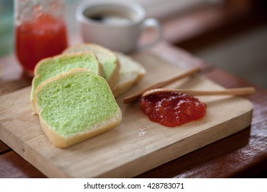 bread with  strawberry jam 